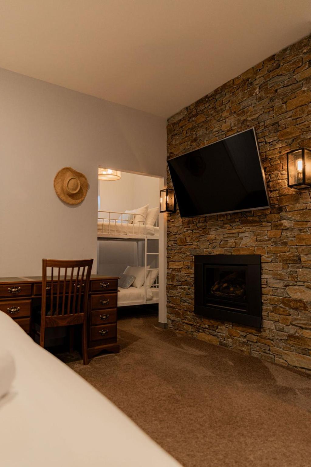 Bay Of Fires Apartments - Town Centre Сейнт Хелънс Екстериор снимка